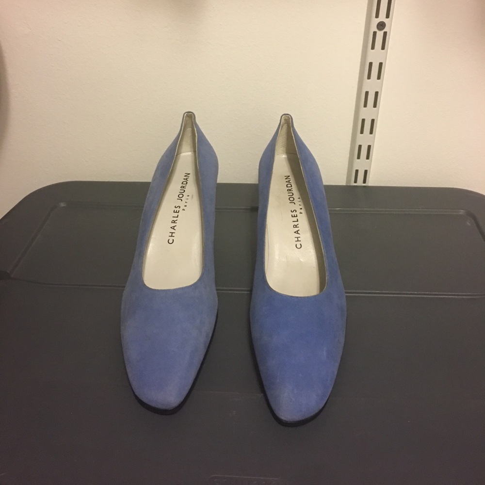 Charles Jourdan suede periwinkle heels